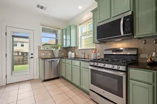 909 Mountaineer Ln, Austin, TX 78757 - Photo 10