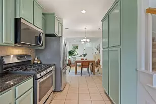 909 Mountaineer Ln, Austin, TX 78757 - Photo 6