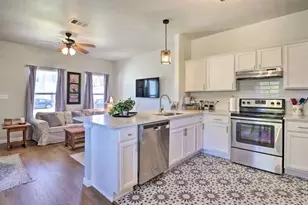 1404 E 3rd St, Georgetown, TX 78626 - Photo 4