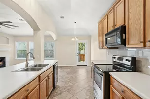 11407 Murchison St, Manor, TX 78653 - Photo 4