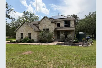 202 The Oaks Boulevard, Elgin, TX 78621 - Photo 2
