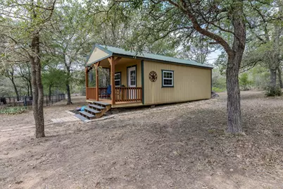 202 The Oaks Boulevard, Elgin, TX 78621 - Photo 8