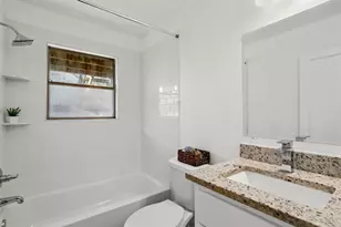 301 E 33rd St, Austin, TX 78705 - Photo 8