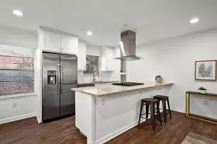 301 E 33rd St, Austin, TX 78705 - Photo 4