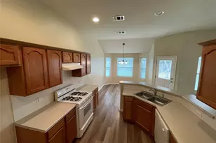 602 Losoya Ct, Hutto, TX 78634 - Photo 8