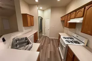 602 Losoya Ct, Hutto, TX 78634 - Photo 4