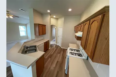 602 Losoya Court, Hutto, TX 78634 - Photo 10