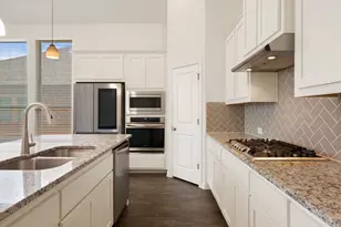 7905 Sunrise Ravine Pass, Lago Vista, TX 78645 - Photo 4