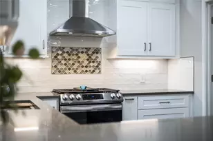 10103 Oak Hollow Cir, Austin, TX 78758 - Photo 18