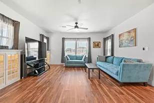 811/ 813 S Commerce St, Lockhart, TX 78644 - Photo 8