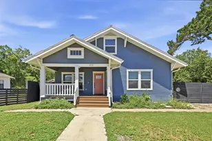 811/ 813 S Commerce St, Lockhart, TX 78644 - Photo 1