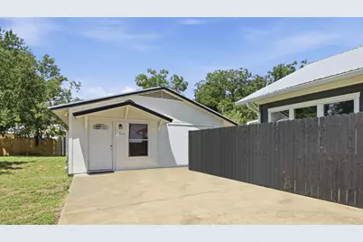 811/ 813 S Commerce Street, Lockhart, TX 78644 - Photo 32