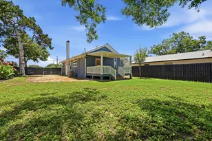 811/ 813 S Commerce St, Lockhart, TX 78644 - Photo 28