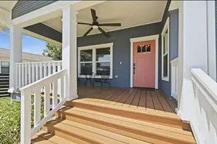 811/ 813 S Commerce St, Lockhart, TX 78644 - Photo 4