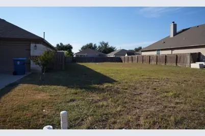 415 Gettysburg Loop, Elgin, TX 78621 - Photo 4