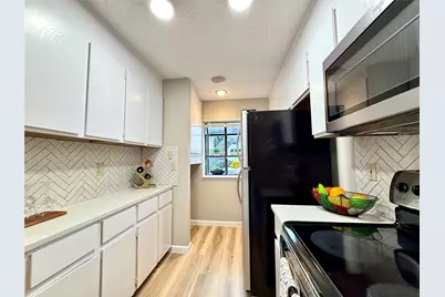 7122 Wood Hollow Drive #106, Austin, TX 78731 - Photo 8