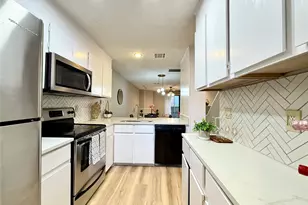 7122 Wood Hollow Dr, Austin, TX 78731 - Photo 10