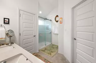 128 Riverhill Dr, Georgetown, TX 78628 - Photo 4