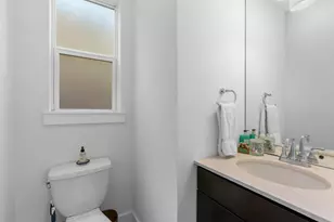 2514 E 4th St, Austin, TX 78702 - Photo 16