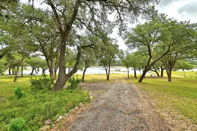 17902 Crystal Cove, Jonestown, TX 78645 - Photo 32