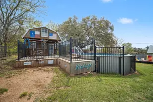 103 Oak Ridge Cir, Georgetown, TX 78628 - Photo 4