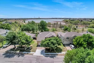4029 Lake Edge Way, Pflugerville, TX 78660 - Photo 32