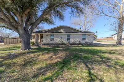 61 Family Circle, Hutto, TX 78634 - Photo 2
