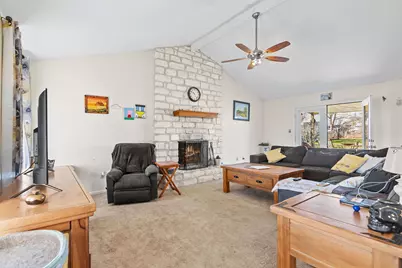 61 Family Circle, Hutto, TX 78634 - Photo 4