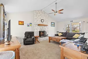 61 Family Cir, Hutto, TX 78634 - Photo 4