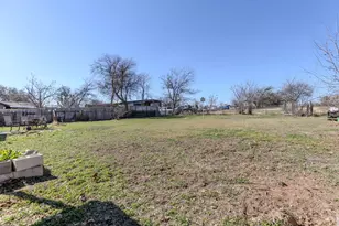 61 Family Cir, Hutto, TX 78634 - Photo 18