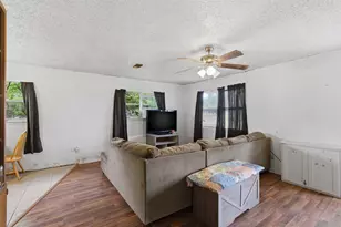 612 Lilac Way, Kyle, TX 78640 - Photo 32