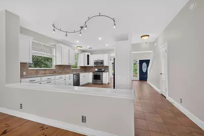 8109 Ganttcrest Drive, Austin, TX 78749 - Photo 6
