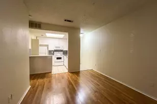 806 W 24th St, Austin, TX 78705 - Photo 2