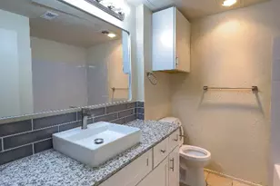 806 W 24th St, Austin, TX 78705 - Photo 8