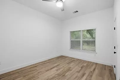 2703 Wilson Avenue, Lago Vista, TX 78645 - Photo 18