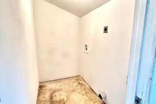 209 Co Rd 310, Rockdale, TX 76567 - Photo 32