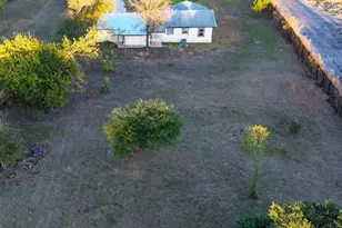 209 Co Rd 310, Rockdale, TX 76567 - Photo 10