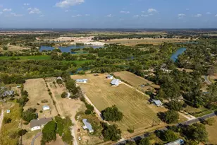 1800 Man O War Dr, Del Valle, TX 78617 - Photo 38