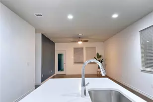 11812 Offaly Dr, Austin, TX 78754 - Photo 14