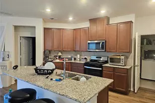 210 Summit Dr, Lockhart, TX 78644 - Photo 6