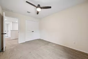 4002 King's Canyon Dr, Taylor, TX 76574 - Photo 18