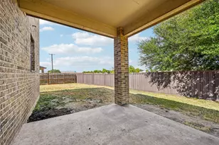 4002 King's Canyon Dr, Taylor, TX 76574 - Photo 32