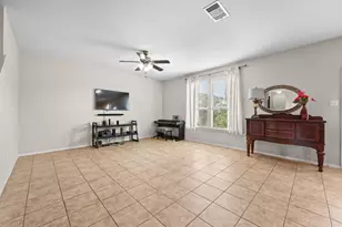 140 Lynn Crest Bend, Buda, TX 78610 - Photo 8