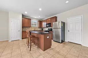 140 Lynn Crest Bend, Buda, TX 78610 - Photo 12