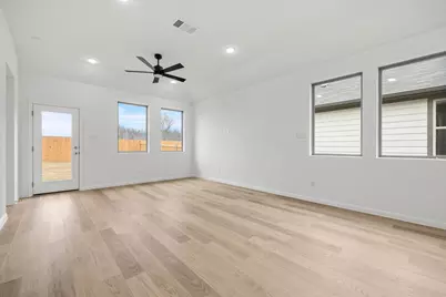 214 Hornet Street, Elgin, TX 78621 - Photo 10