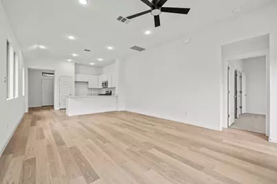 214 Hornet Street, Elgin, TX 78621 - Photo 8