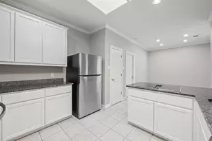 4010 Long Champ Dr, Austin, TX 78746 - Photo 8