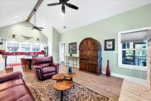 10502 W Lakeview Dr, Jonestown, TX 78645 - Photo 18