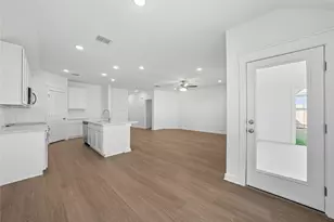 116 Crow Vly Dr, Jarrell, TX 76537 - Photo 4