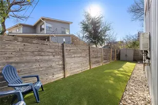 1402 Singleton Ave, Austin, TX 78702 - Photo 24